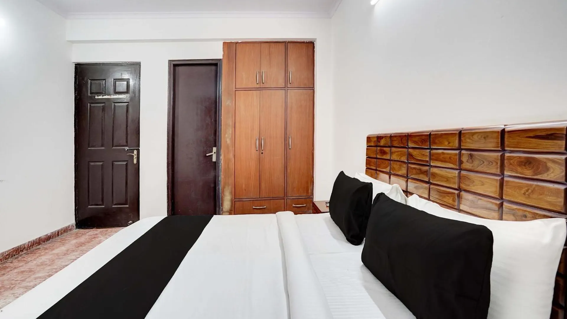 Hotel Collection O Dev Villa Gurgaon