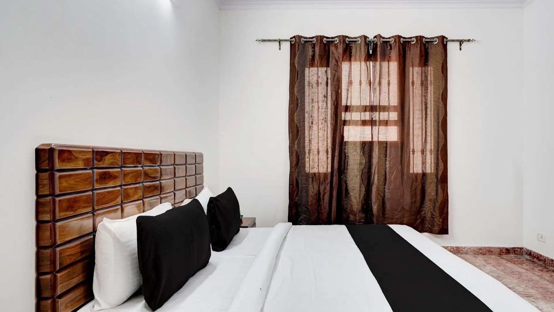 Collection O Dev Villa Gurgaon 4*,